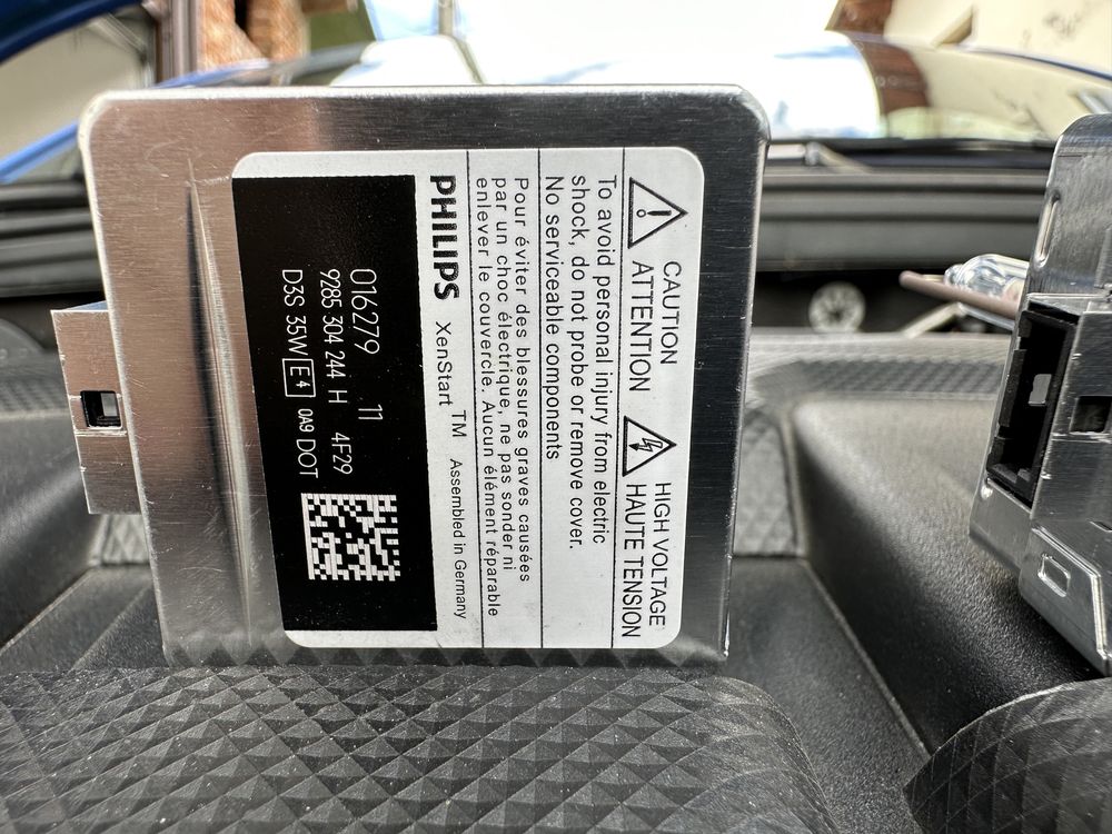 Оригинални ксенонови крушки D3S 35W  Philips Skoda Vrs