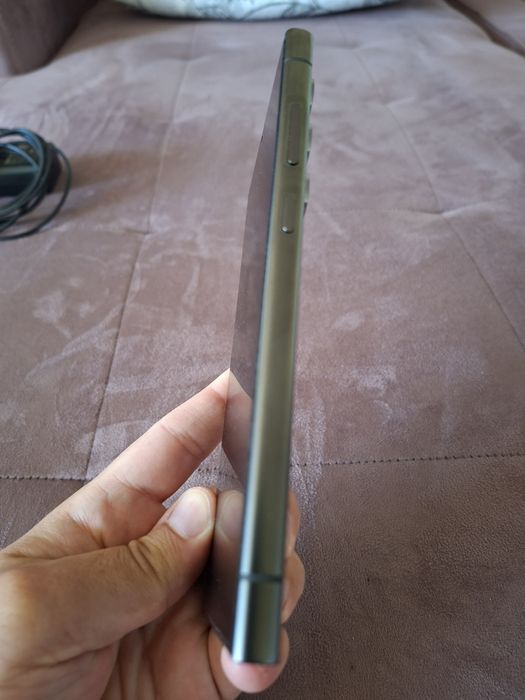 Като НОВ!! Samsung S24 Ultra + 45W зарядно и 7 калъфа