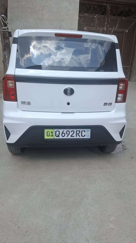 Продаётся электромобиль