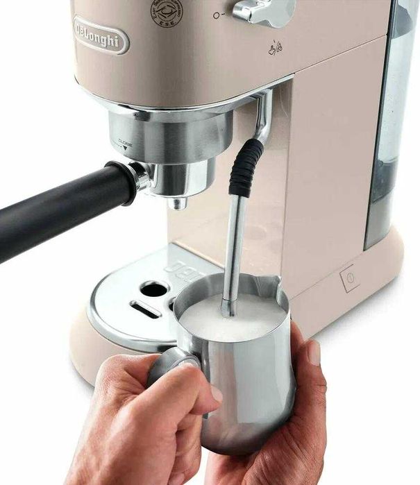 Кофеварка DeLonghi EC885BG — Высокая качество