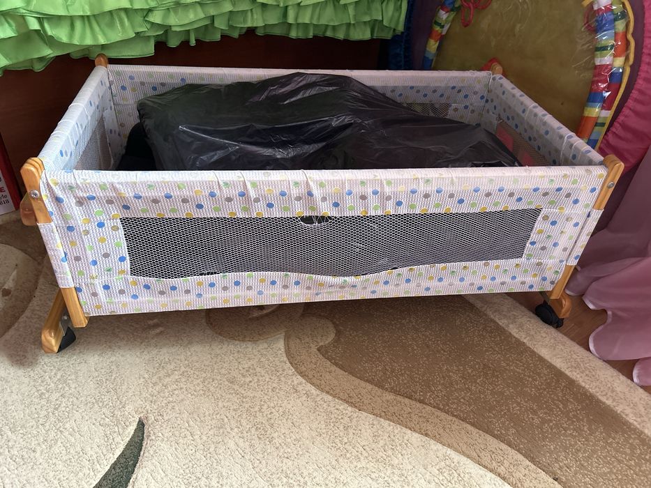 Детская качалка бесплатно в хорошом состоянии.