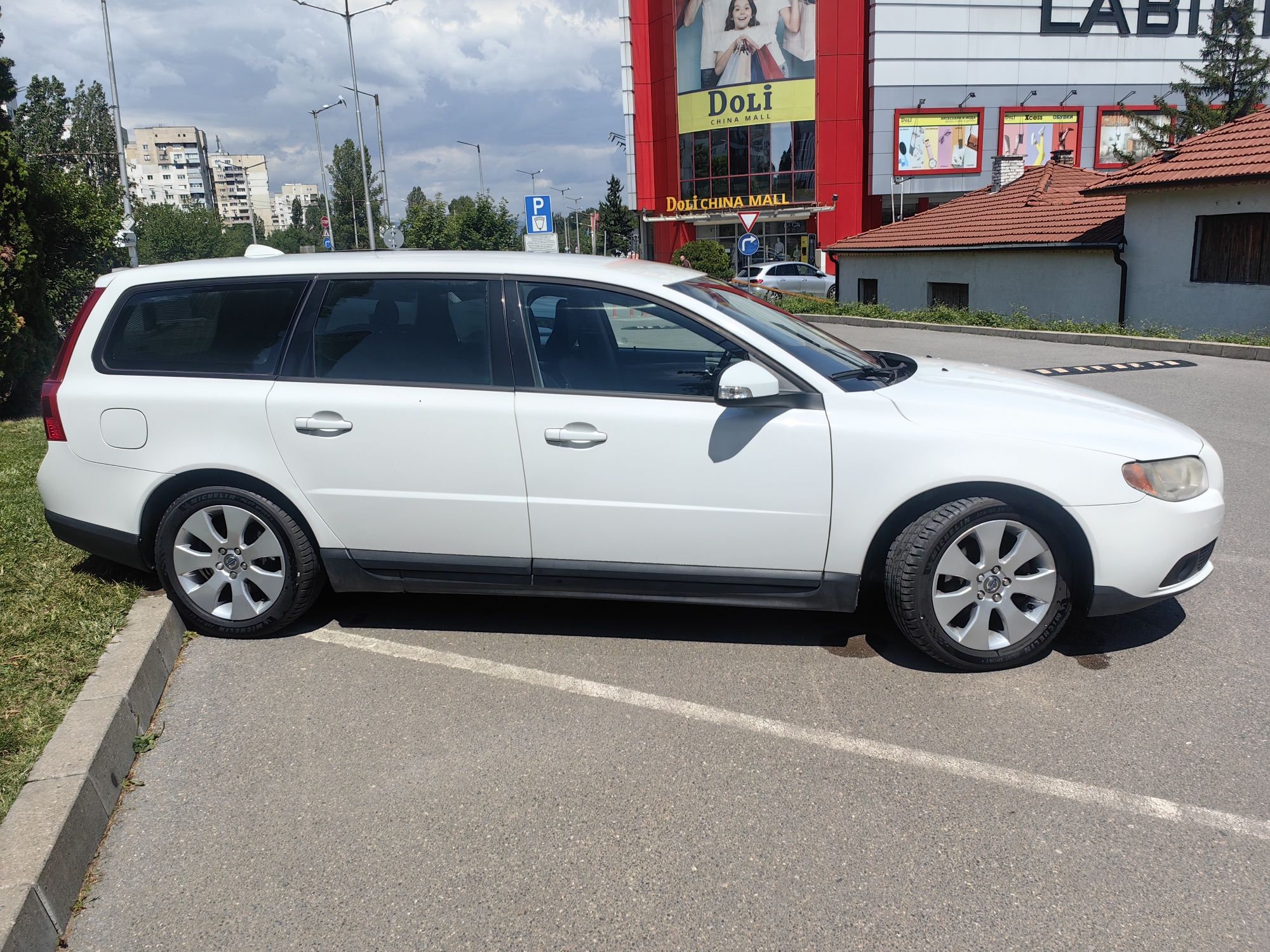 Продавам Volvo V70 (BW) 3-та генерация 2.0D 136к.с