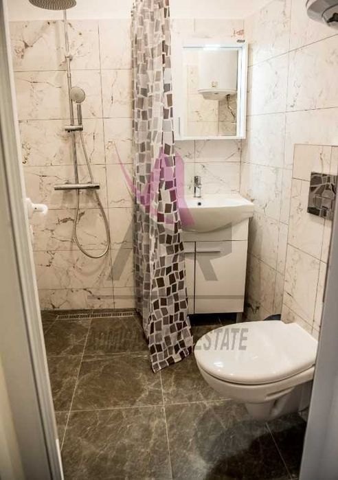 Елегантен Дизайн! Престижна Локация- Студио- Център