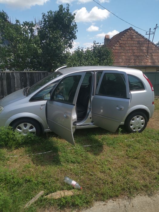 Vand urgent opel meriva 1. 6 benzină adusa recent