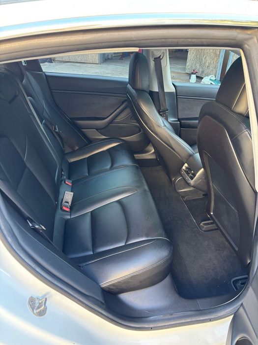 Наем на Tesla Model 3 2019