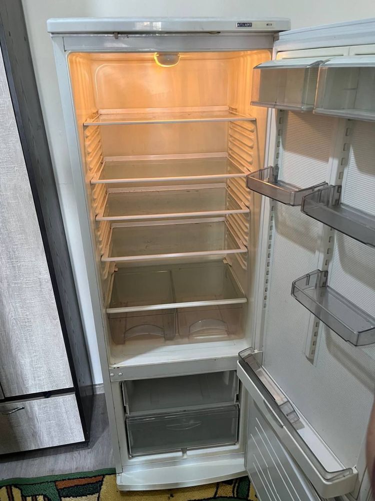 Atlant holadilnik sotiladi