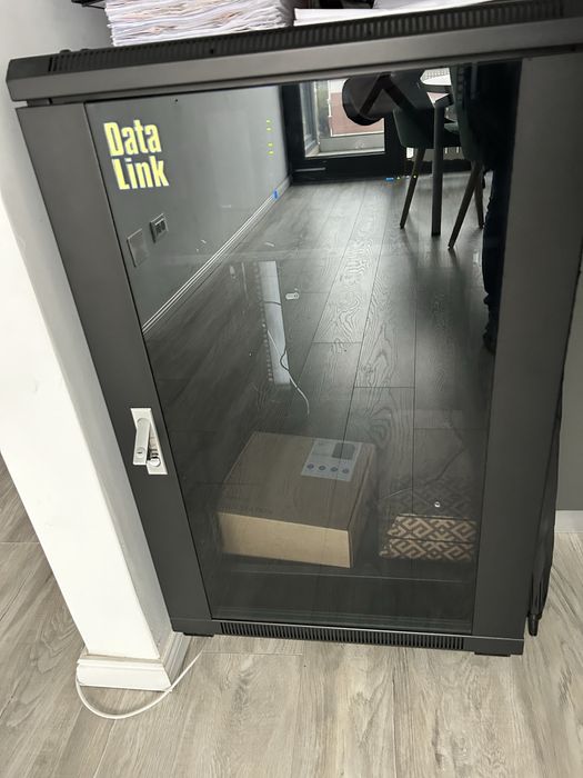 Rack 18U DataLink 600x800 plus tava rack 1U