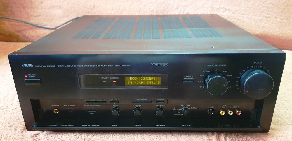 Yamaha DSP-A2070 amplificato power in stereo mode: 2 x 215W into 4Ohm