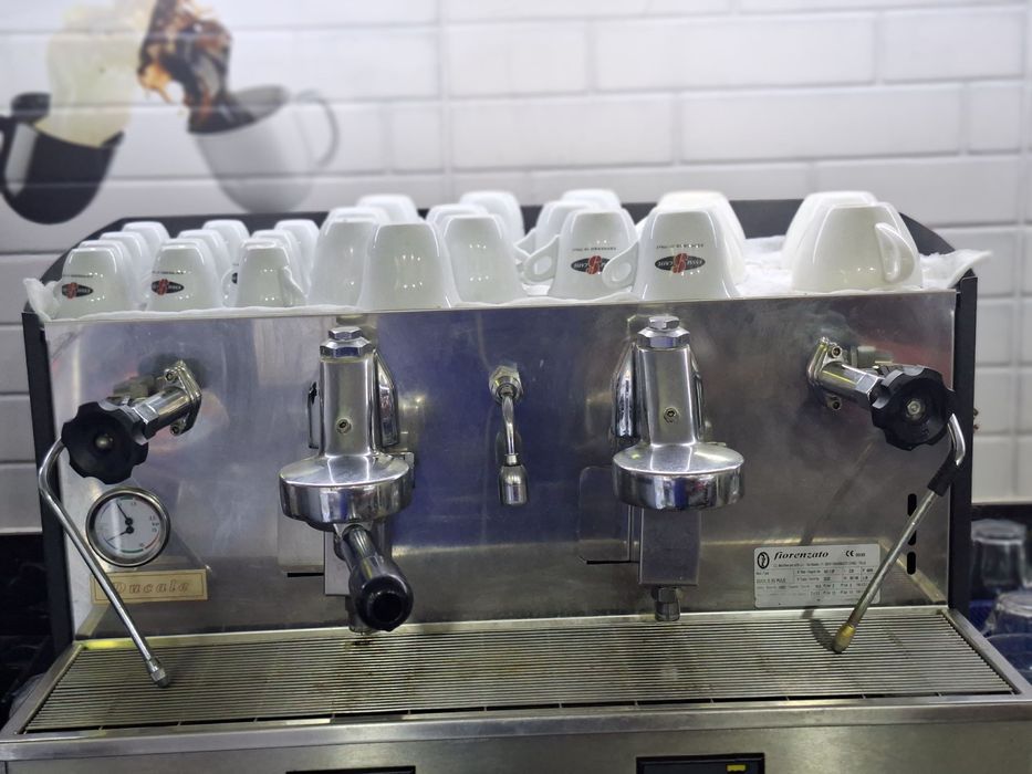 Kofemashinka bor 20 mln.             Xamma narsasi bor ishliydi