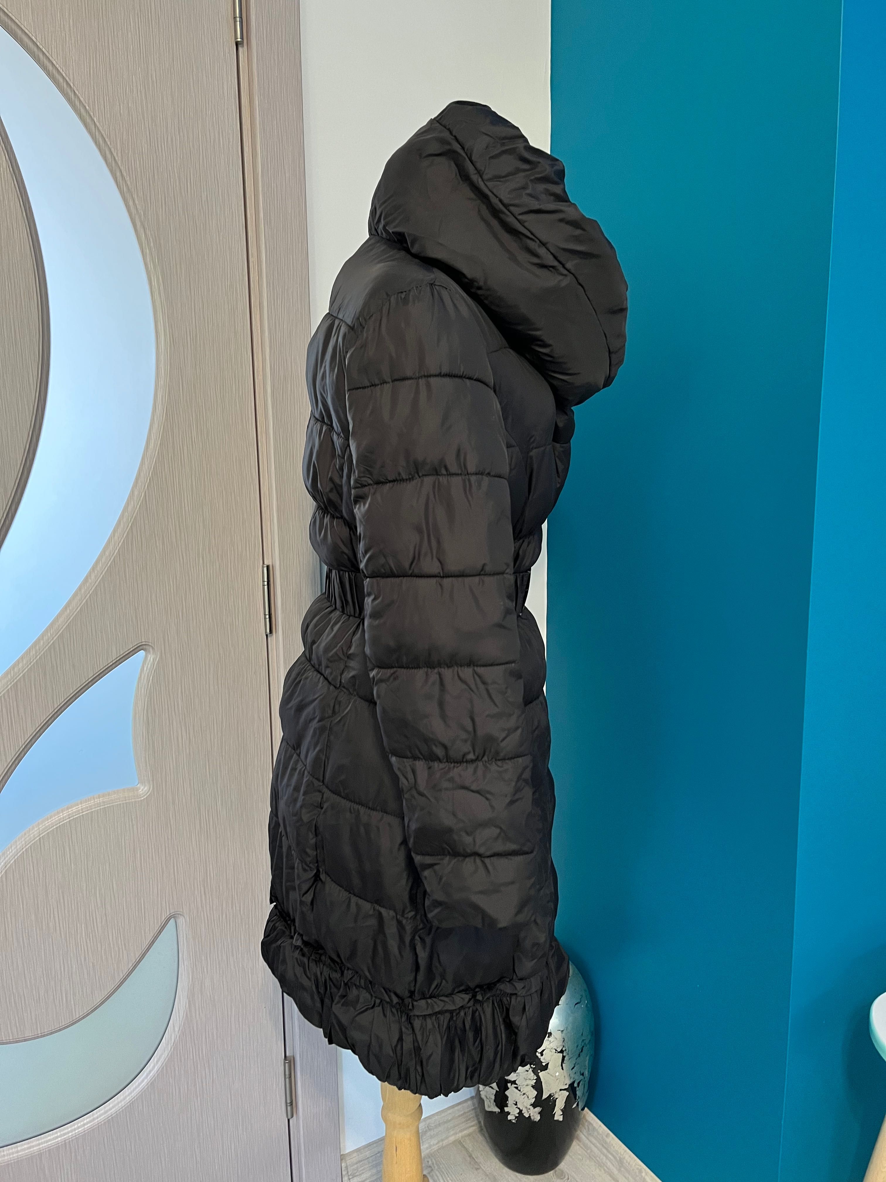 Зимно дълго черно яке
