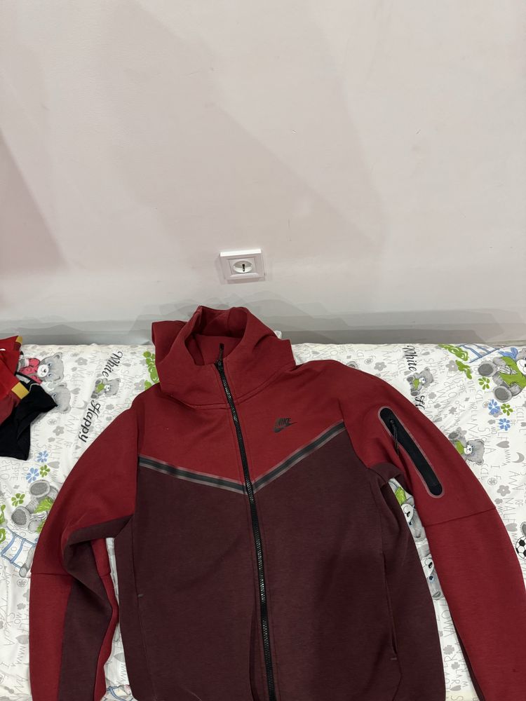 Nike Tech Fleece горнища