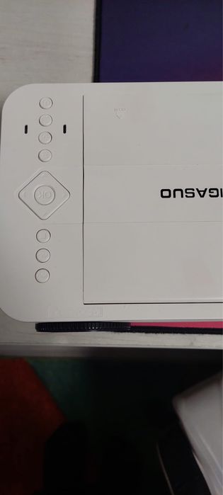 Proiector bigauso + cablu hdmi