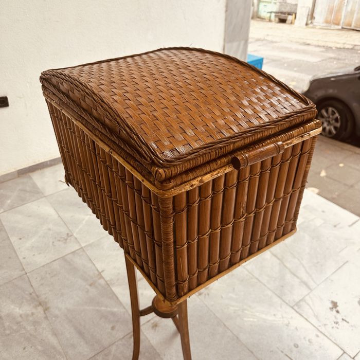 Винтидж плетено сандъче/шкафче с капак
