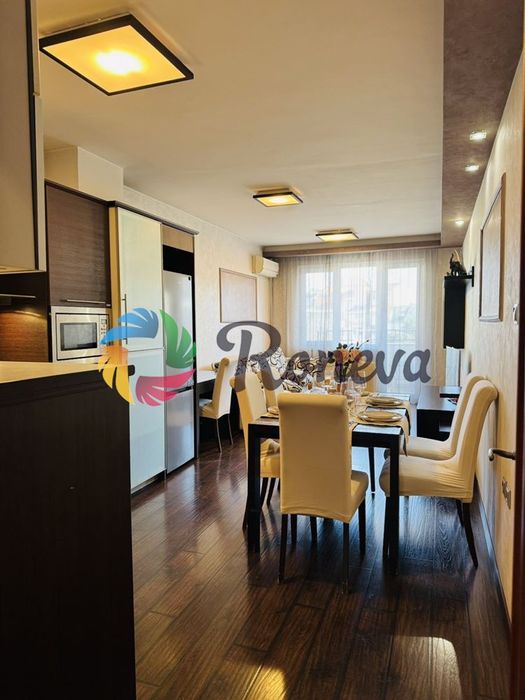 Тристаен луксозно обзаведен Конфуто!!!