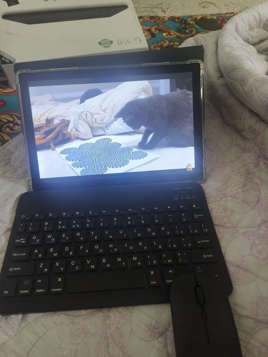 Продам планшет G 2000.