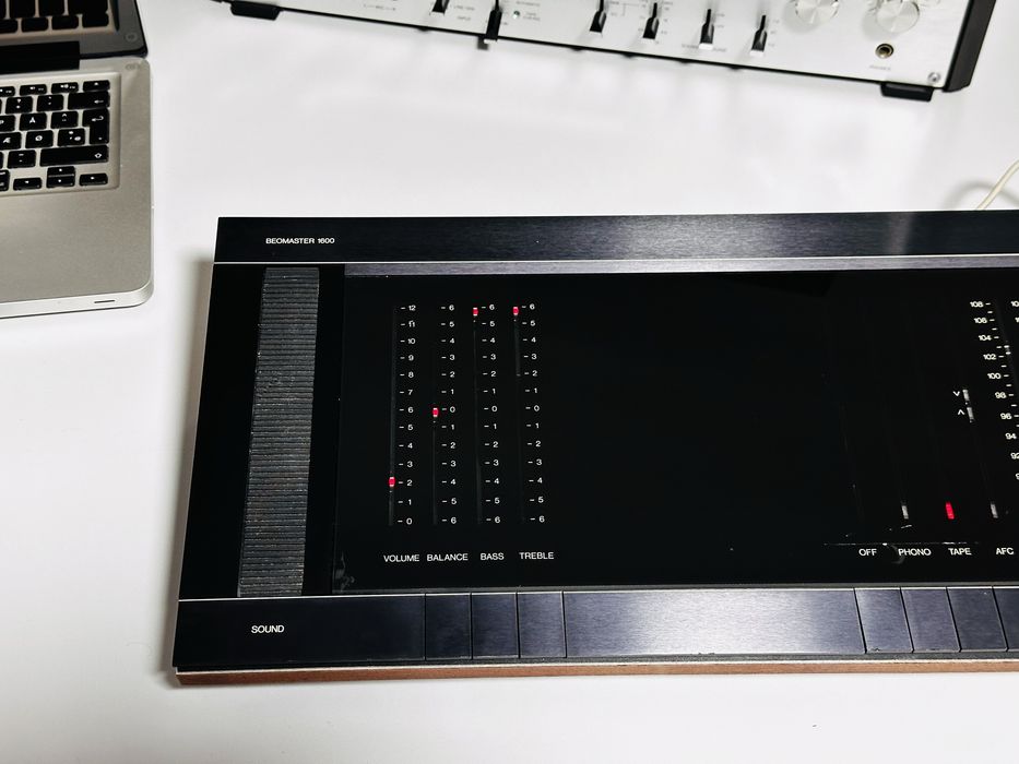 Amplificator/amplituner Bang&Olufsen Beomaster 1600,FM/AM,phono,Aux