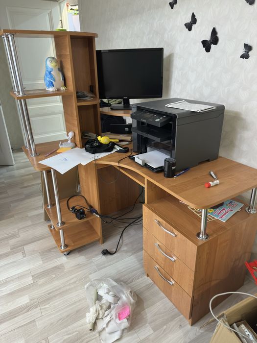 Стол компьютерный