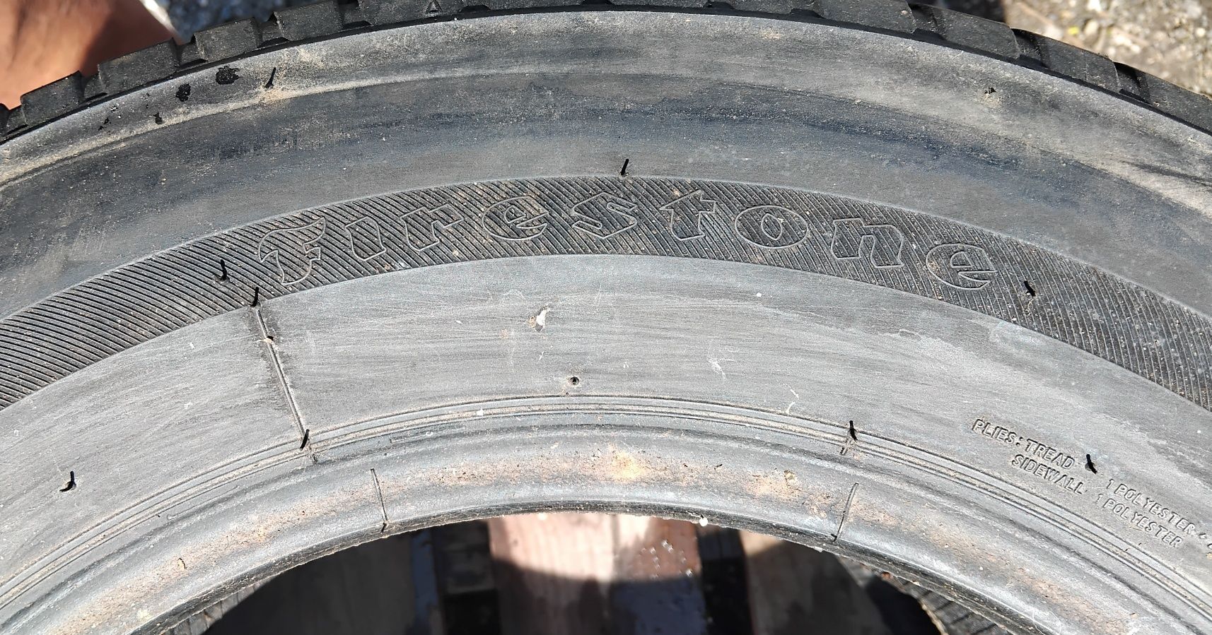 Гуми 205 65 15 Фаярстоун Firestone 2 броя. Нов внос. Не са нови!