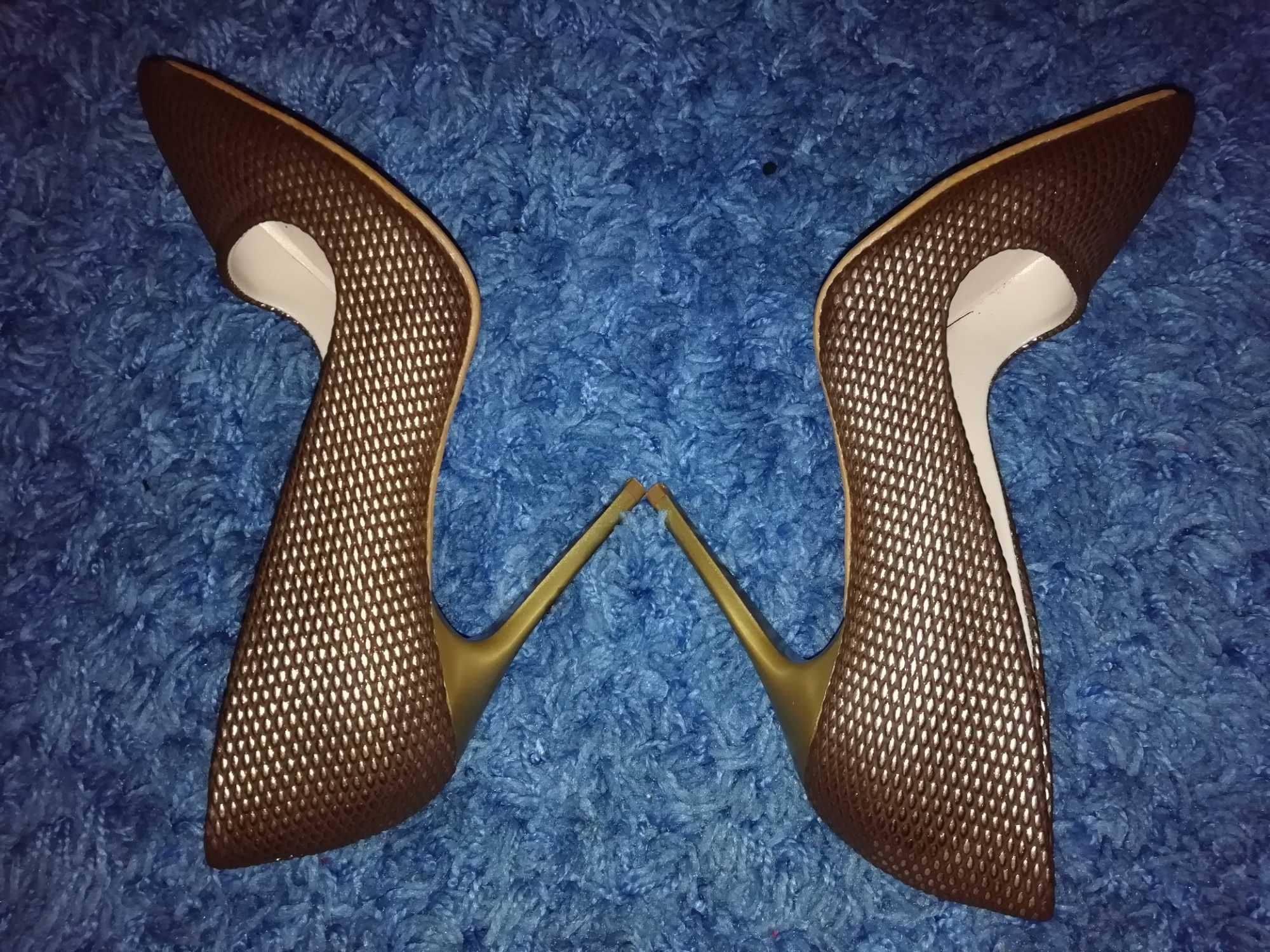 Pantofi eleganți de ocazie
