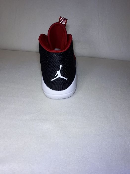 Adidas Nike Jordan marime 39 culoare roșu negru