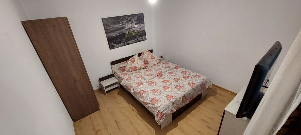 Închiriez casa 3 dormitoare +sufragerie