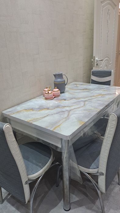 Стол стул. Нархи 1.5 млн сум