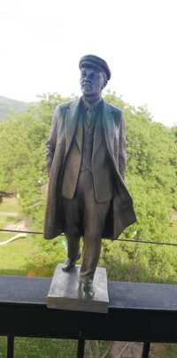 Детайлна статуетка на Ленин