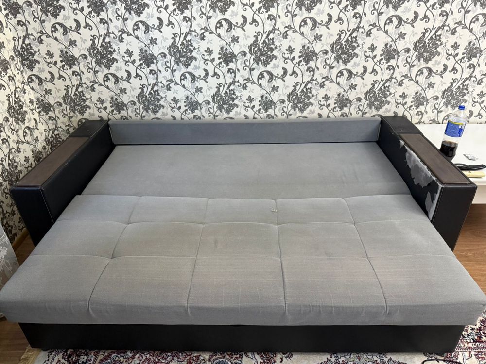 Продам диван и кресло,раздаежное