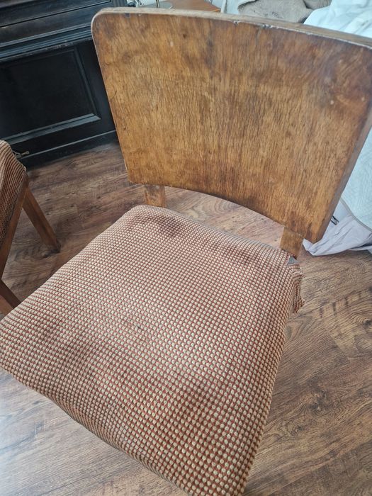 Три броя столове