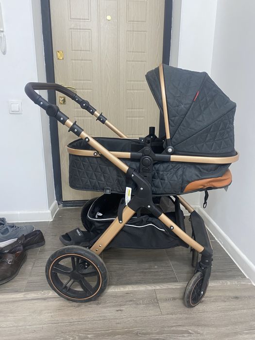 Продаетя почти новая коляска