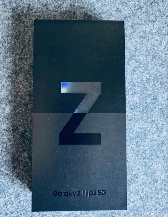Vând  Samsung galaxy z flip