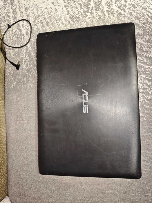 Лаптоп ASUS F553M