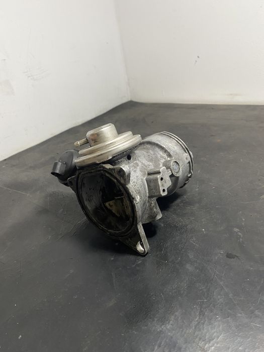Supapa EGR Vw Golf 4 Bora Passat Sharan 1.9 TDI 038129637A