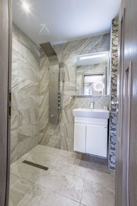 Продава луксозен, 2- стаен апартамент в гр. Елин Пелин