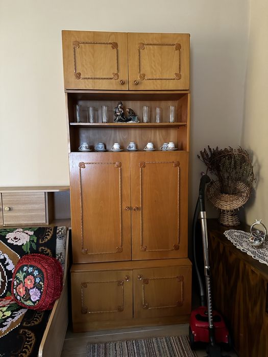 Mobilă veche 'tineret'