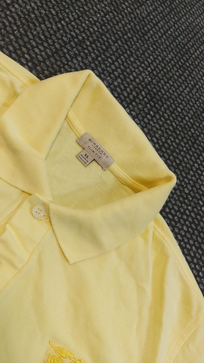 Burberry тениска с яка L размер