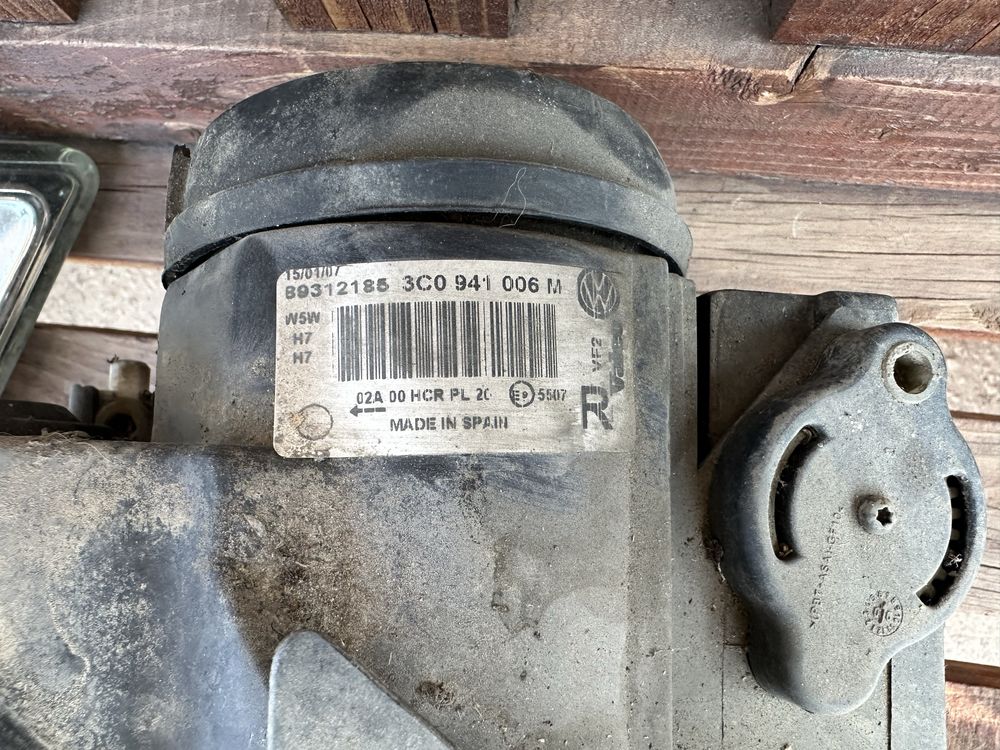 Десен фар за VW Пасат 6 - 3С0 941 006 М