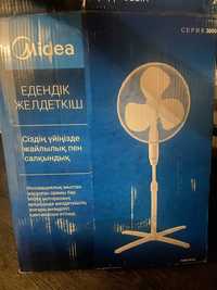 Напольный вентилятор  Midea