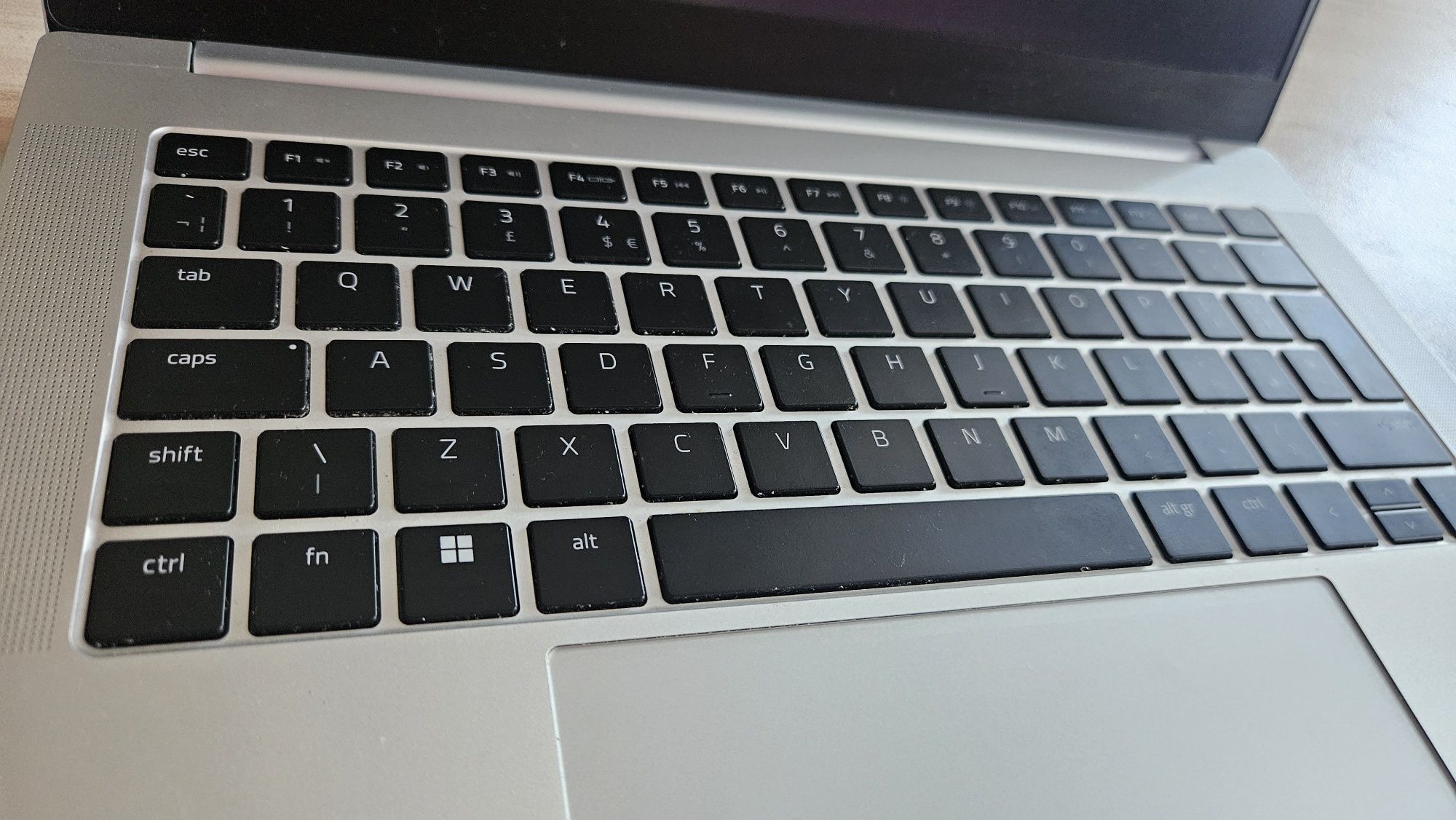 Razer Blade 14 2023 RTX 4070 2k 240hz
