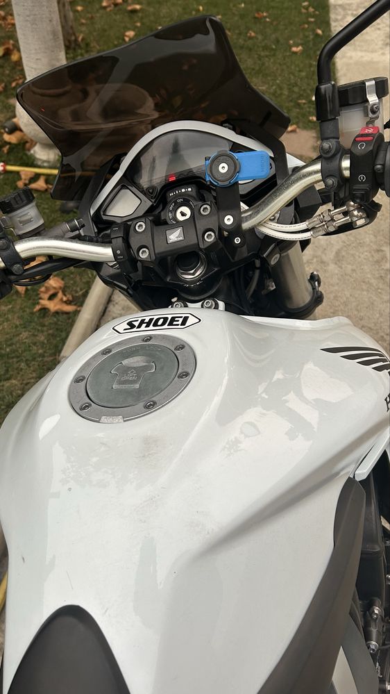 Vând Honda CB1000R 2010