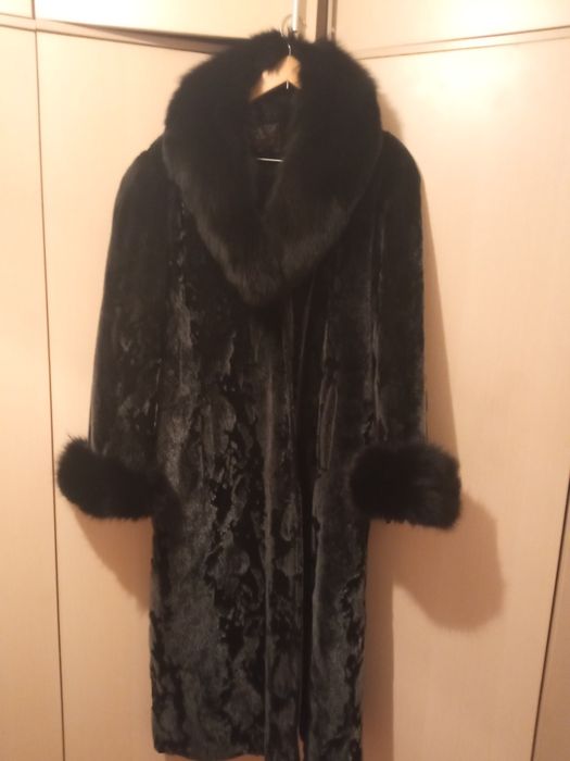 Продам норковую шубу  за 50000 одевалась 1 раз