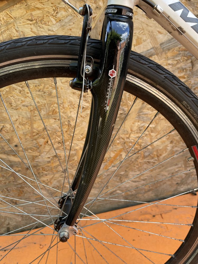 Bicicleta marin cadru aluminiu furca carbon roti 28”