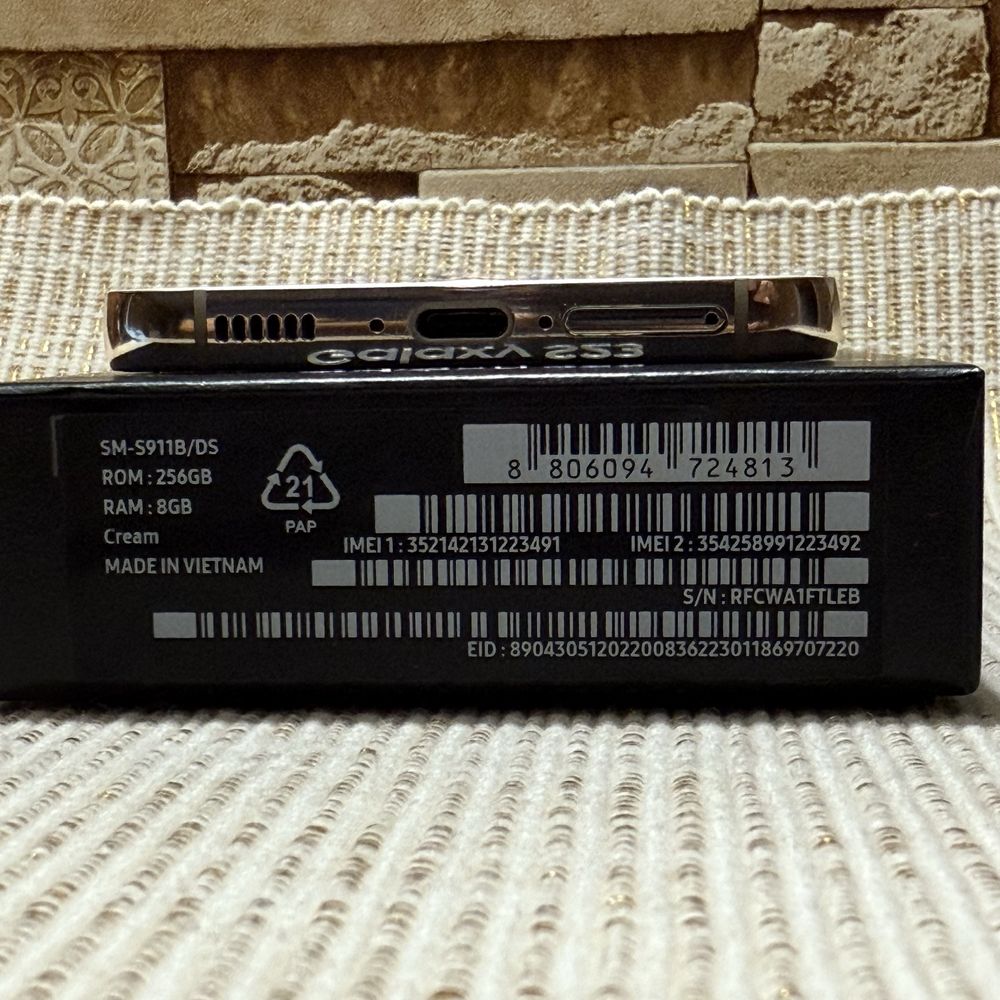 Samsung Galaxy s23 256GB cream В Гаранция