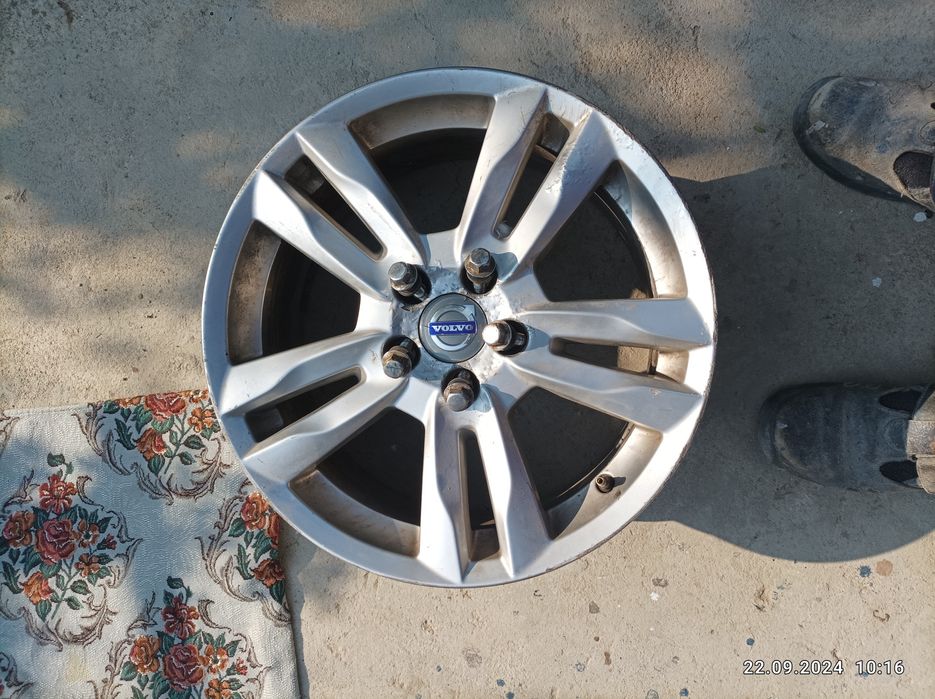 De vanzare ,4 genti aluminiu , bare transversale , statie auto Avanti