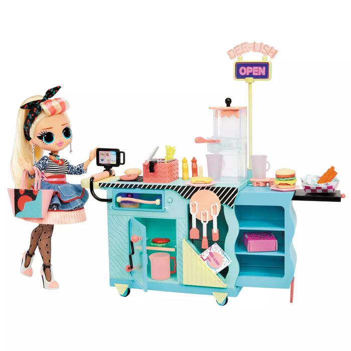 Набор для ужина с куклой LOL Surprise O.M.G. To-Go Diner