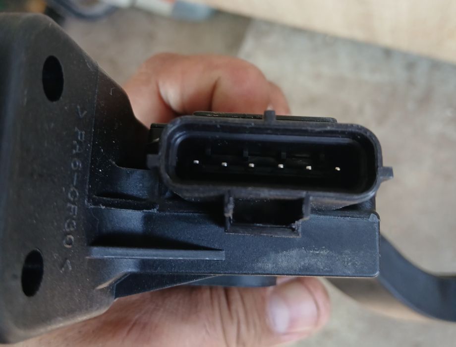 Педал за гаста за ДР DR