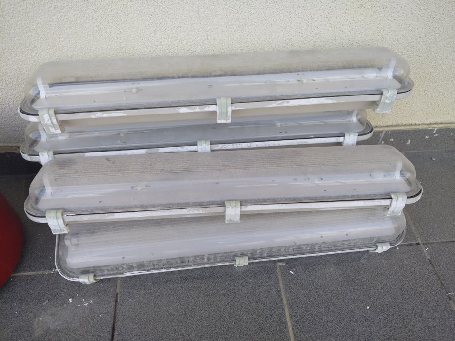 Corpuri iluminat neon