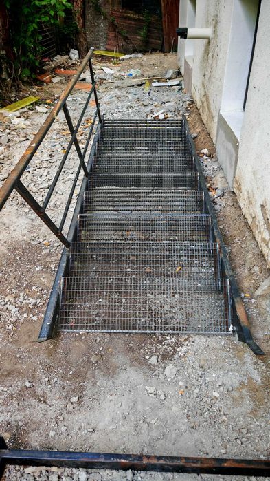Scara metalica pt balcon