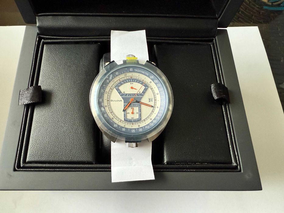 Часовник BULOVA 98B390 Limited Edition