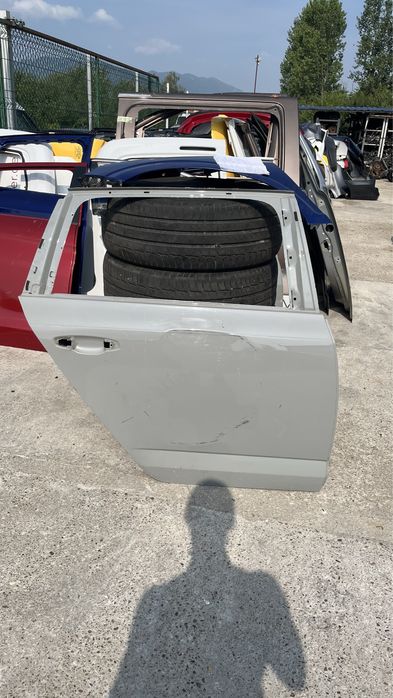 5 броя задна дясна  врата Skoda Octavia 3